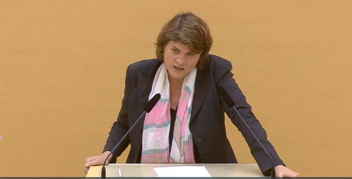 Claudia Stamm, MdL, bei ihrer Rede im bayerischen Landtag am 12.07.2018
